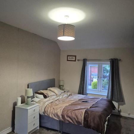 Accomadation Wrexham Exterior foto