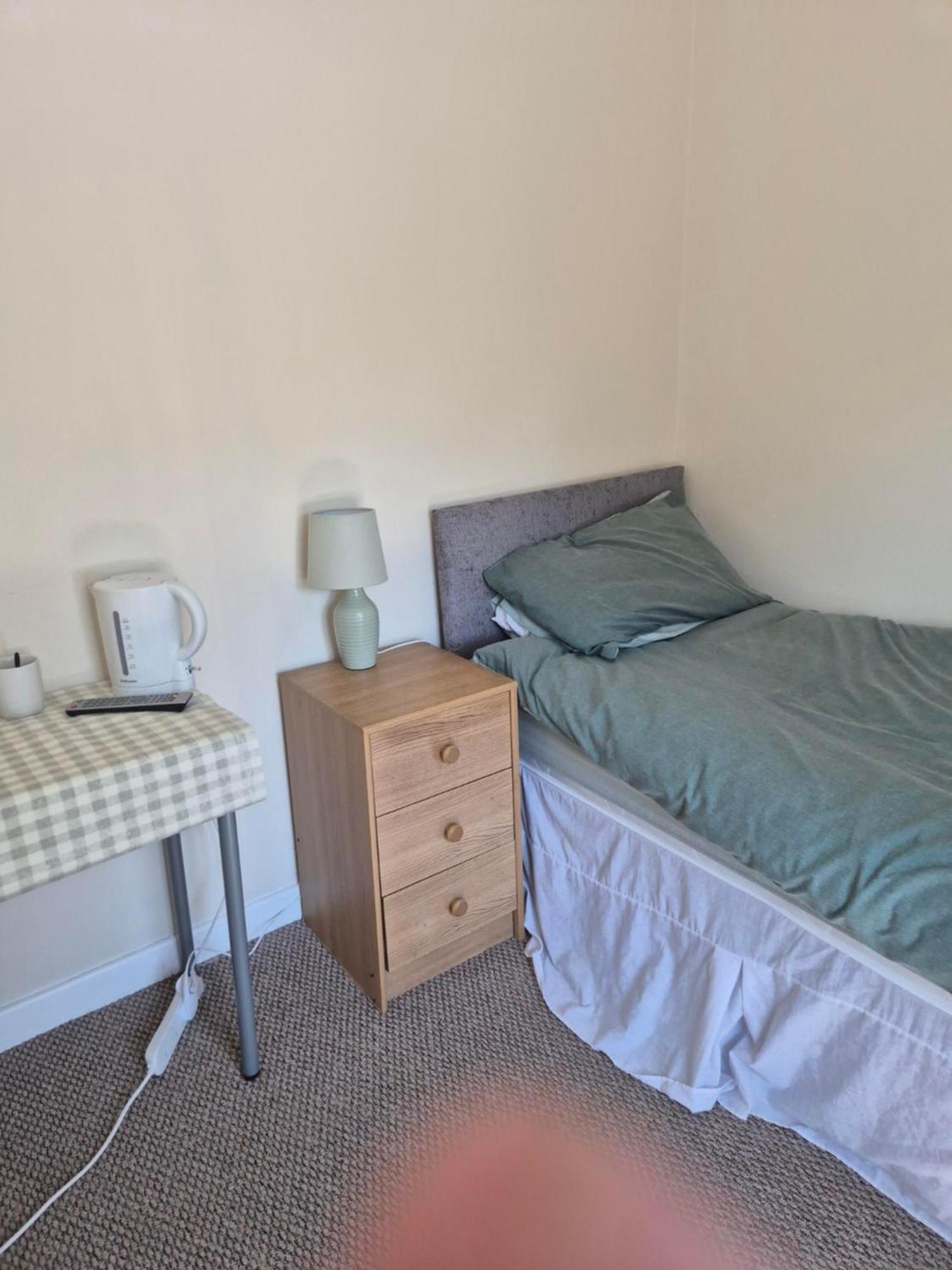 Accomadation Wrexham Exterior foto